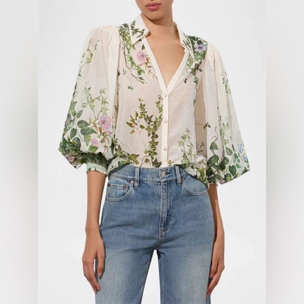 Alice + Olivia Charis Blouse in Ivy Romance, M